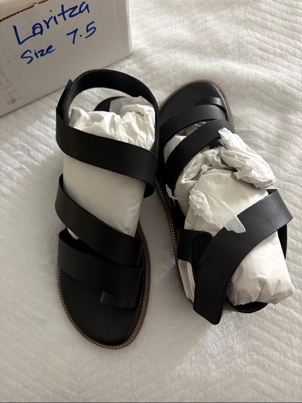 Lariza Black Strappy Women's Sandals